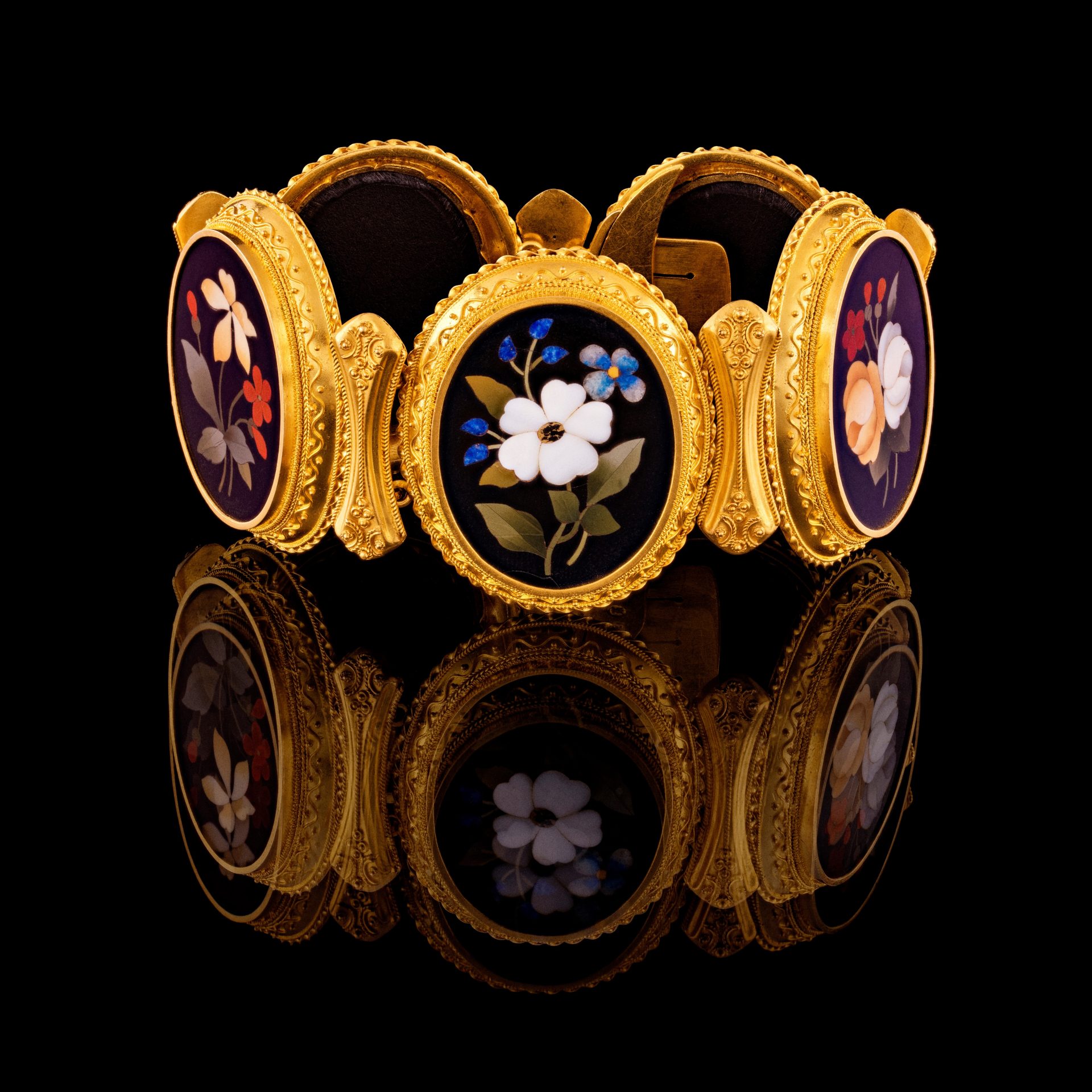 A bracelet from the Hallwyl collection.