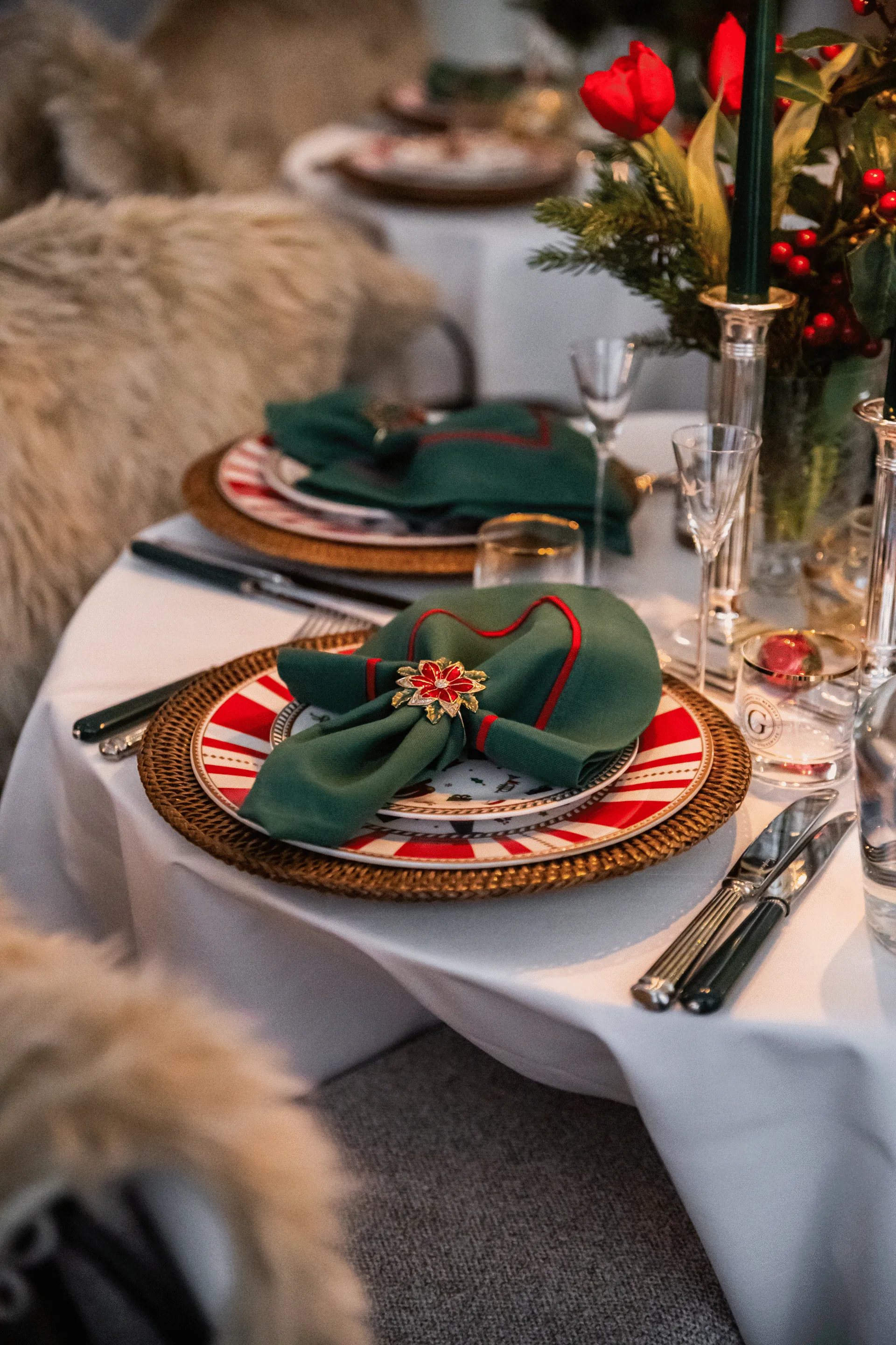 Foto på julbordsdukning i detalj.